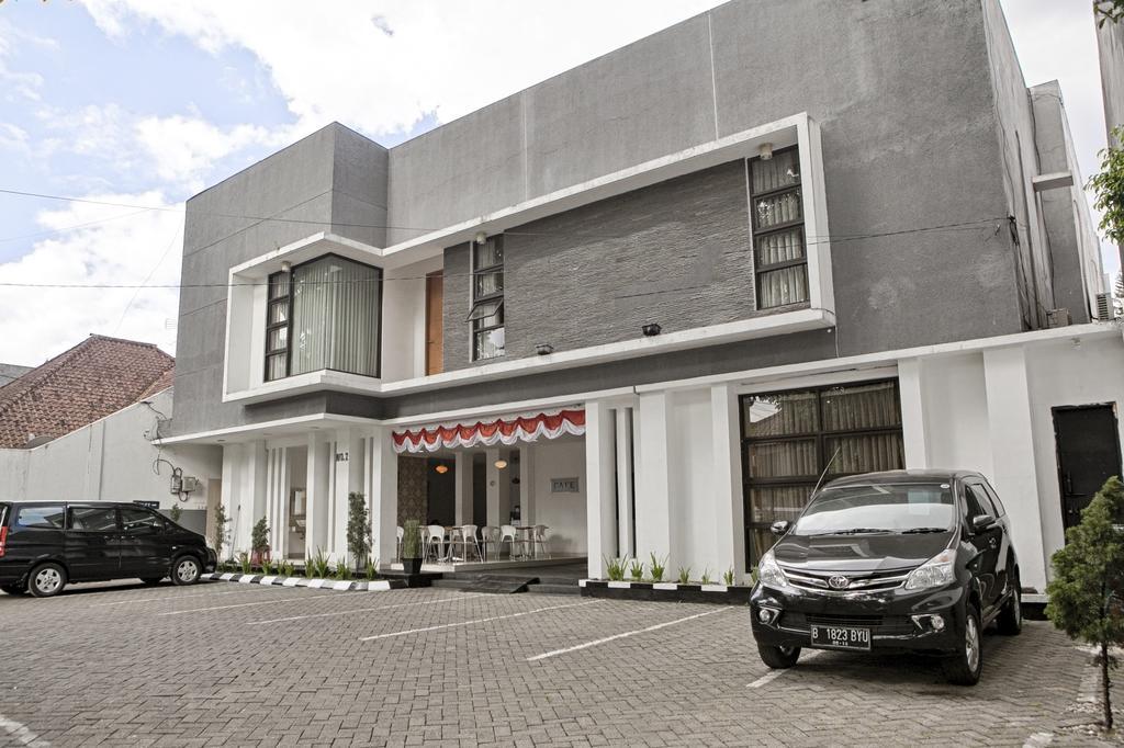Hotel Reddoorz Near Institut Teknologi Bandung 2 Exterior foto