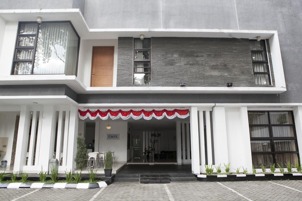 Hotel Reddoorz Near Institut Teknologi Bandung 2 Exterior foto